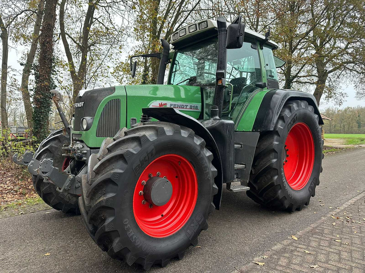 2006 FENDT 818 VARIO TMS ALL-WHEEL DRIVE FARM TRACTOR - Traktor: obrázek 1 2006 FENDT 818 VARIO TMS ALL-WHEEL DRIVE FARM TRACTOR - Traktor: obrázek 1
