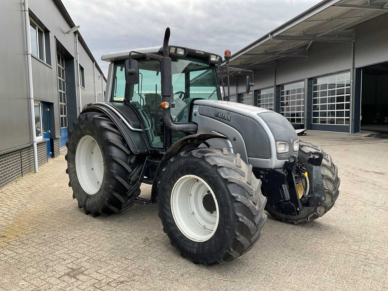 2006 VALTRA N141 HITECH ALL-WHEEL DRIVE FARM TRACTOR - Traktor: obrázek 4 2006 VALTRA N141 HITECH ALL-WHEEL DRIVE FARM TRACTOR - Traktor: obrázek 4