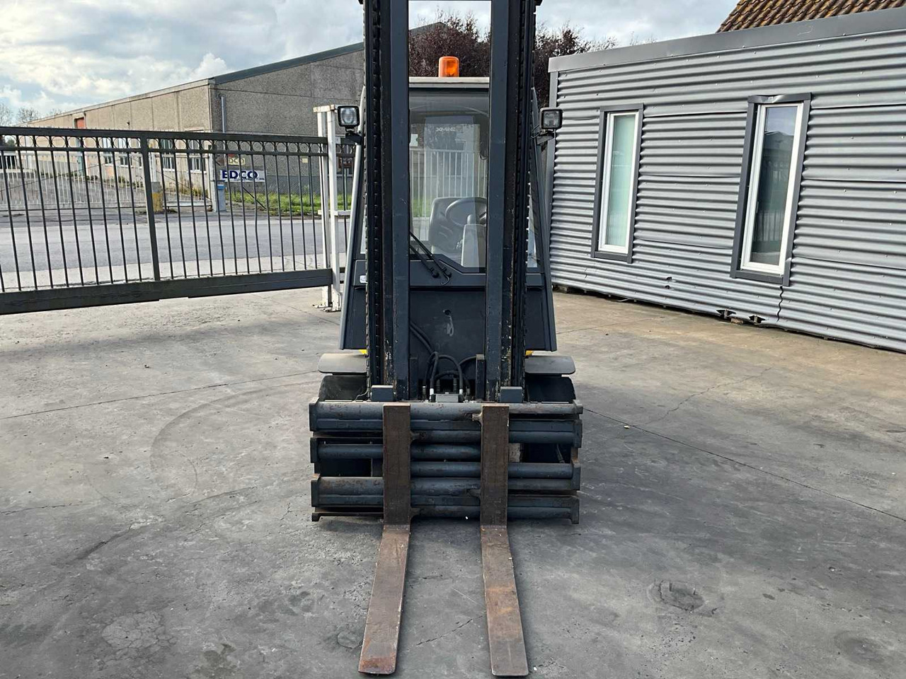 2007 OM XD30 FORKLIFT - Vysokozdvižný vozík: obrázek 4 2007 OM XD30 FORKLIFT - Vysokozdvižný vozík: obrázek 4