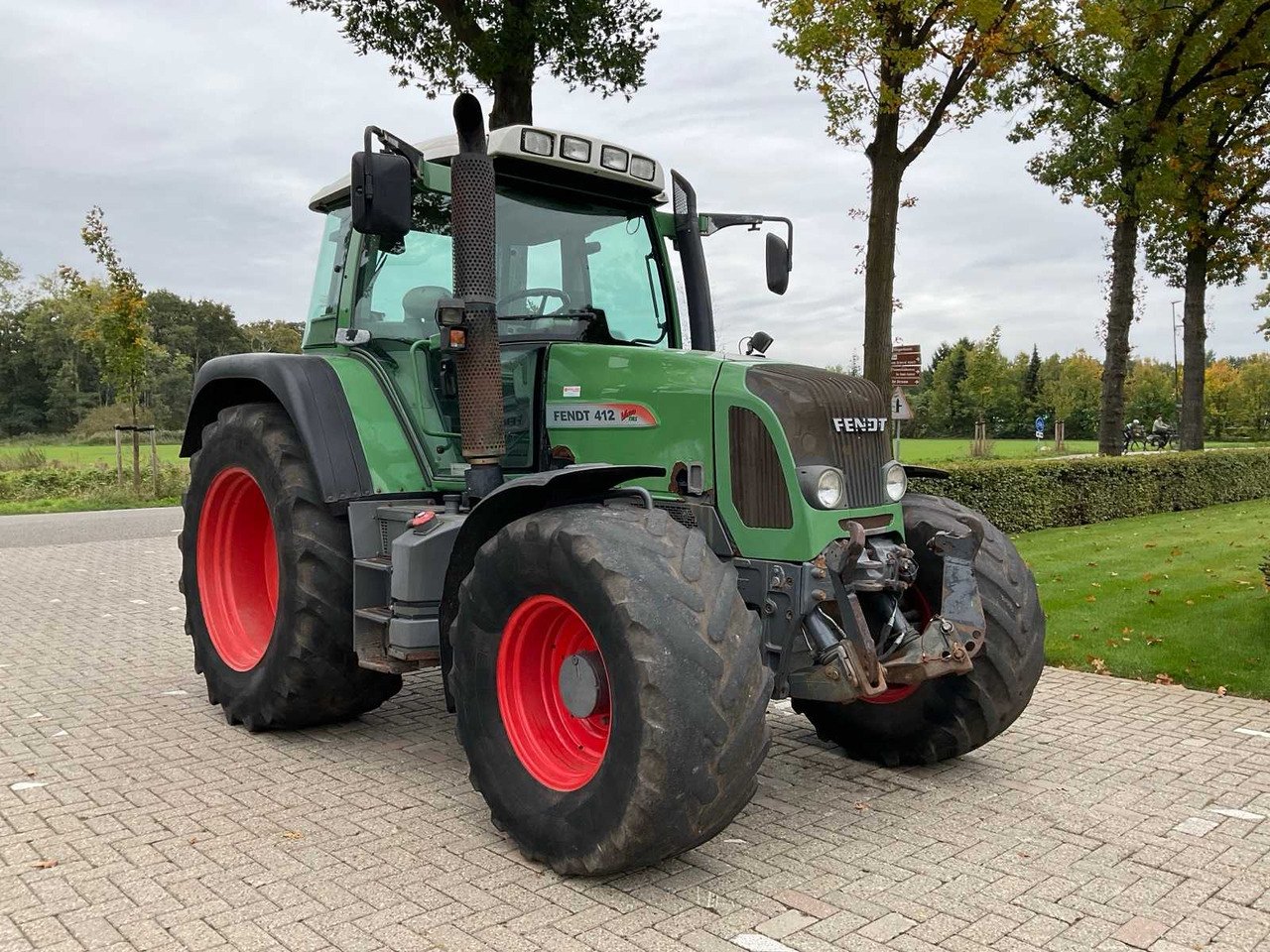 2008 FENDT 412 VARIO TMS ALL-WHEEL DRIVE AGRICULTURAL TRACTOR - Traktor: obrázek 3 2008 FENDT 412 VARIO TMS ALL-WHEEL DRIVE AGRICULTURAL TRACTOR - Traktor: obrázek 3