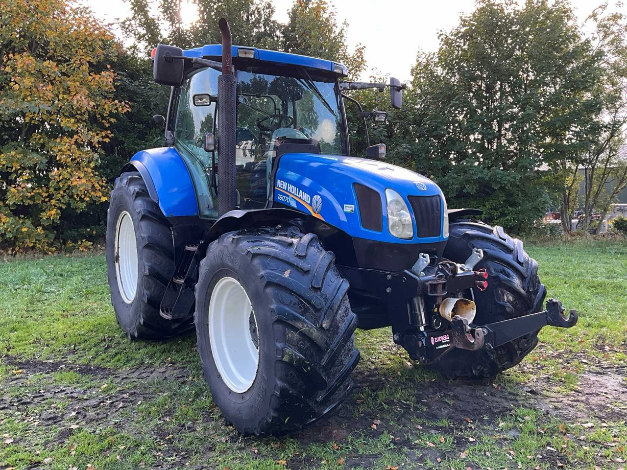 2008 NEW HOLLAND T6070 FOUR WHEEL DRIVE FARM TRACTOR - Traktor: obrázek 4 2008 NEW HOLLAND T6070 FOUR WHEEL DRIVE FARM TRACTOR - Traktor: obrázek 4