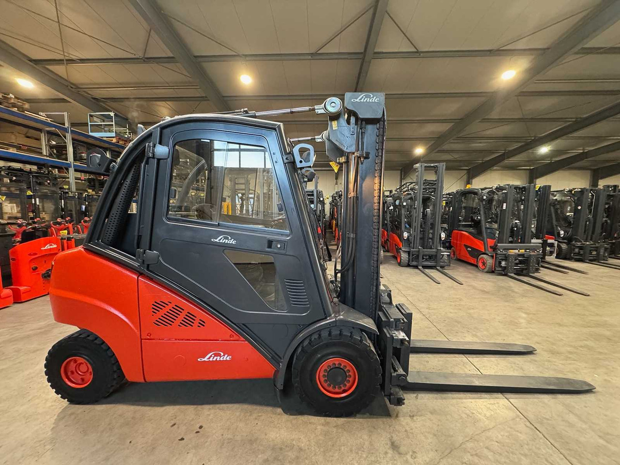 2008 SERVICE + UVV 01/2026 LINDE H35T 3.500KG 3.+4. VALVE WIDER 148CM FORK ADJUSTER GAS FORKLIFT FORKLIFT 10.543 HOURS - Vysokozdvižný vozík: obrázek 5 2008 SERVICE + UVV 01/2026 LINDE H35T 3.500KG 3.+4. VALVE WIDER 148CM FORK ADJUSTER GAS FORKLIFT FORKLIFT 10.543 HOURS - Vysokozdvižný vozík: obrázek 5