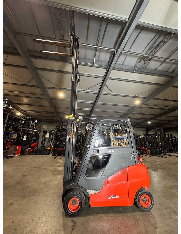 2008 SERVICE + UVV 10/2026 LINDE H20T 2,000KG TRIPLEX GAS FORKLIFT FORKLIFT 11,735 HOURS - Vysokozdvižný vozík: obrázek 3 2008 SERVICE + UVV 10/2026 LINDE H20T 2,000KG TRIPLEX GAS FORKLIFT FORKLIFT 11,735 HOURS - Vysokozdvižný vozík: obrázek 3