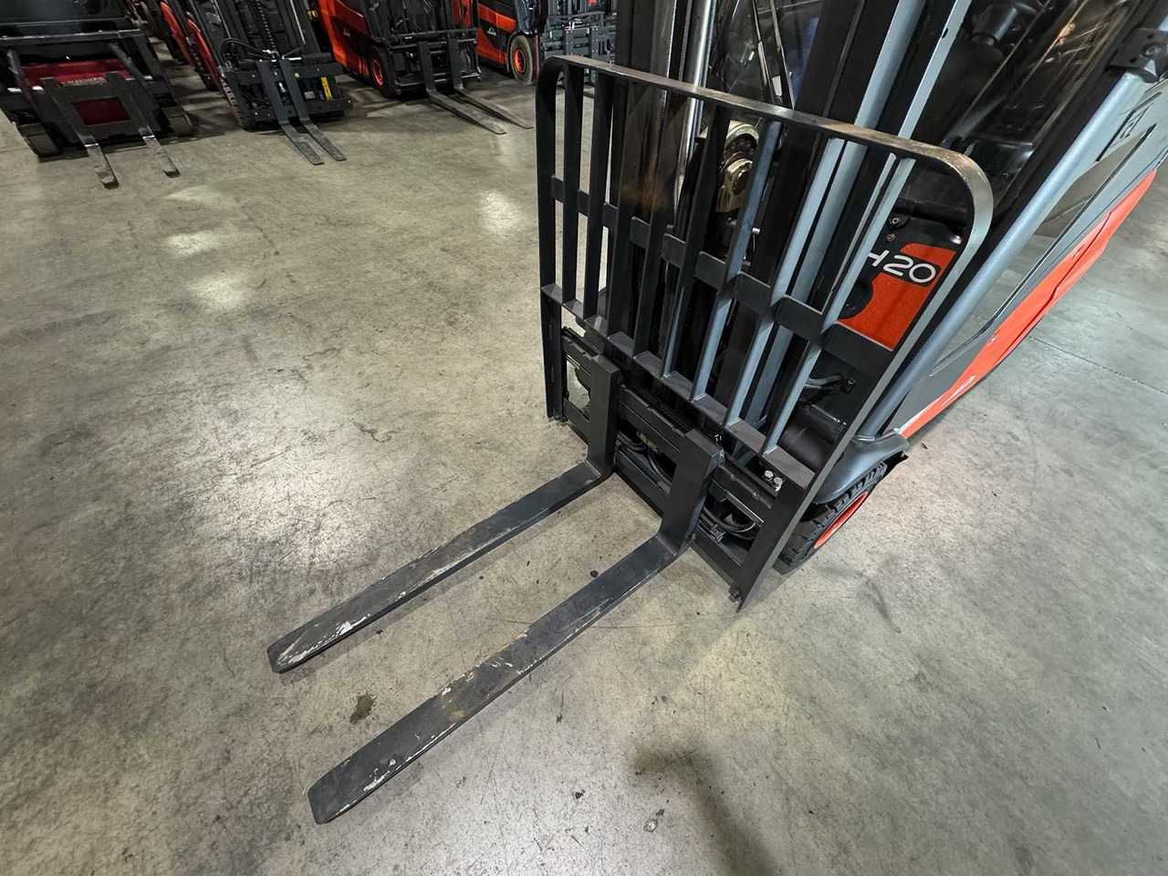 2008 SERVICE + UVV 10/2026 LINDE H20T 2,000KG TRIPLEX GAS FORKLIFT FORKLIFT 11,735 HOURS - Vysokozdvižný vozík: obrázek 5 2008 SERVICE + UVV 10/2026 LINDE H20T 2,000KG TRIPLEX GAS FORKLIFT FORKLIFT 11,735 HOURS - Vysokozdvižný vozík: obrázek 5