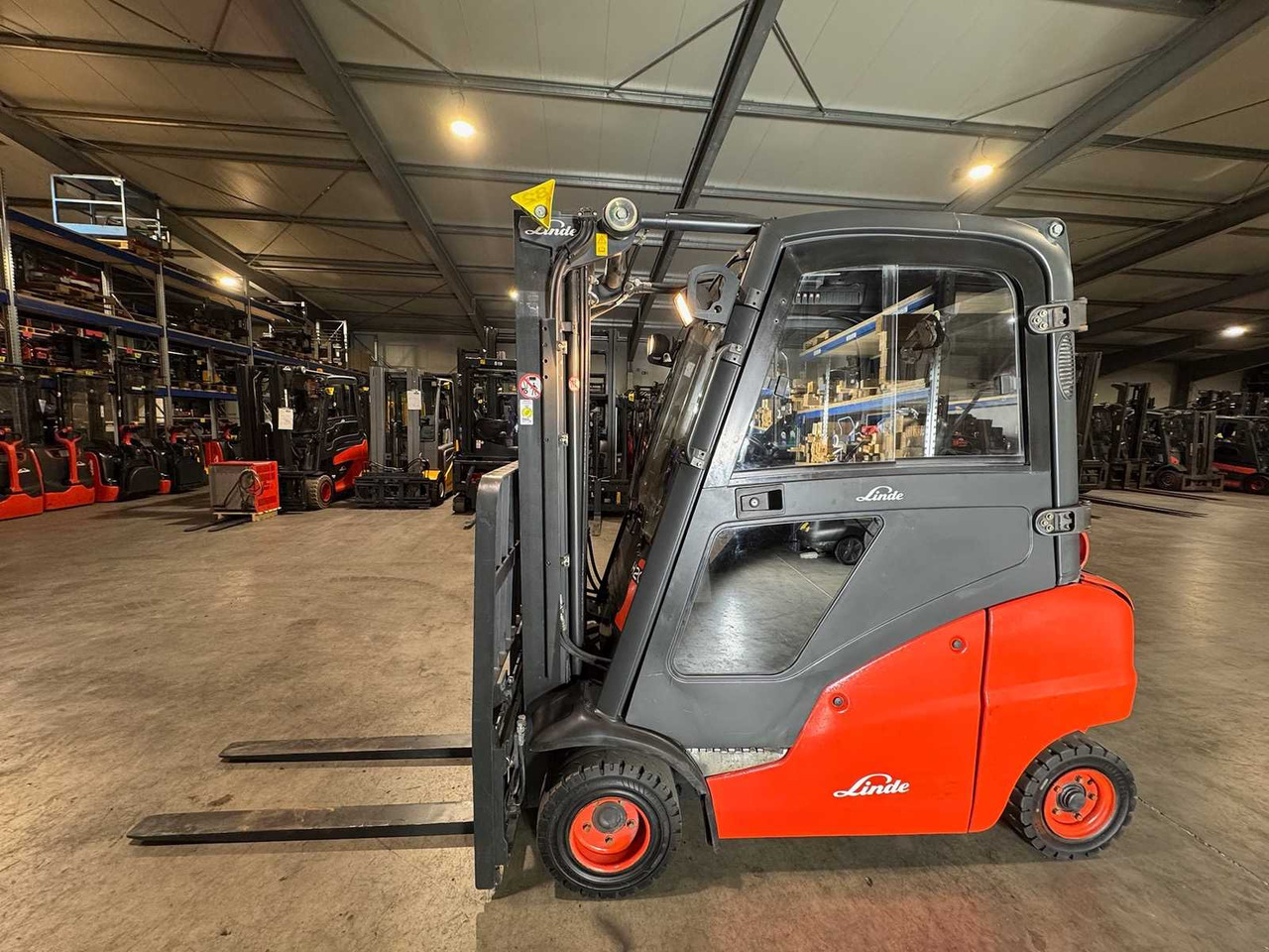 2008 SERVICE + UVV 10/2026 LINDE H20T 2,000KG TRIPLEX GAS FORKLIFT FORKLIFT 11,735 HOURS - Vysokozdvižný vozík: obrázek 1 2008 SERVICE + UVV 10/2026 LINDE H20T 2,000KG TRIPLEX GAS FORKLIFT FORKLIFT 11,735 HOURS - Vysokozdvižný vozík: obrázek 1