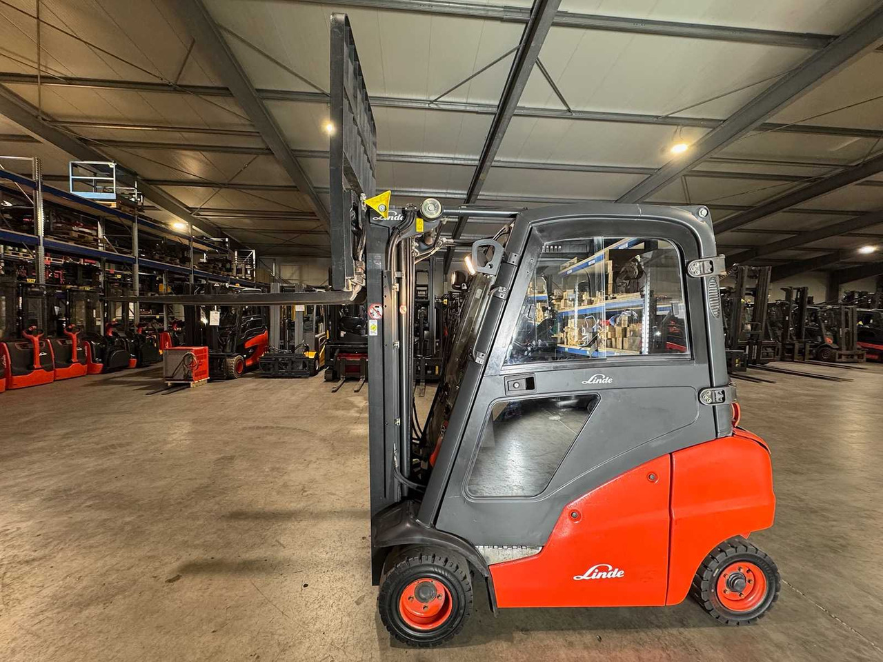 2008 SERVICE + UVV 10/2026 LINDE H20T 2,000KG TRIPLEX GAS FORKLIFT FORKLIFT 11,735 HOURS - Vysokozdvižný vozík: obrázek 2 2008 SERVICE + UVV 10/2026 LINDE H20T 2,000KG TRIPLEX GAS FORKLIFT FORKLIFT 11,735 HOURS - Vysokozdvižný vozík: obrázek 2