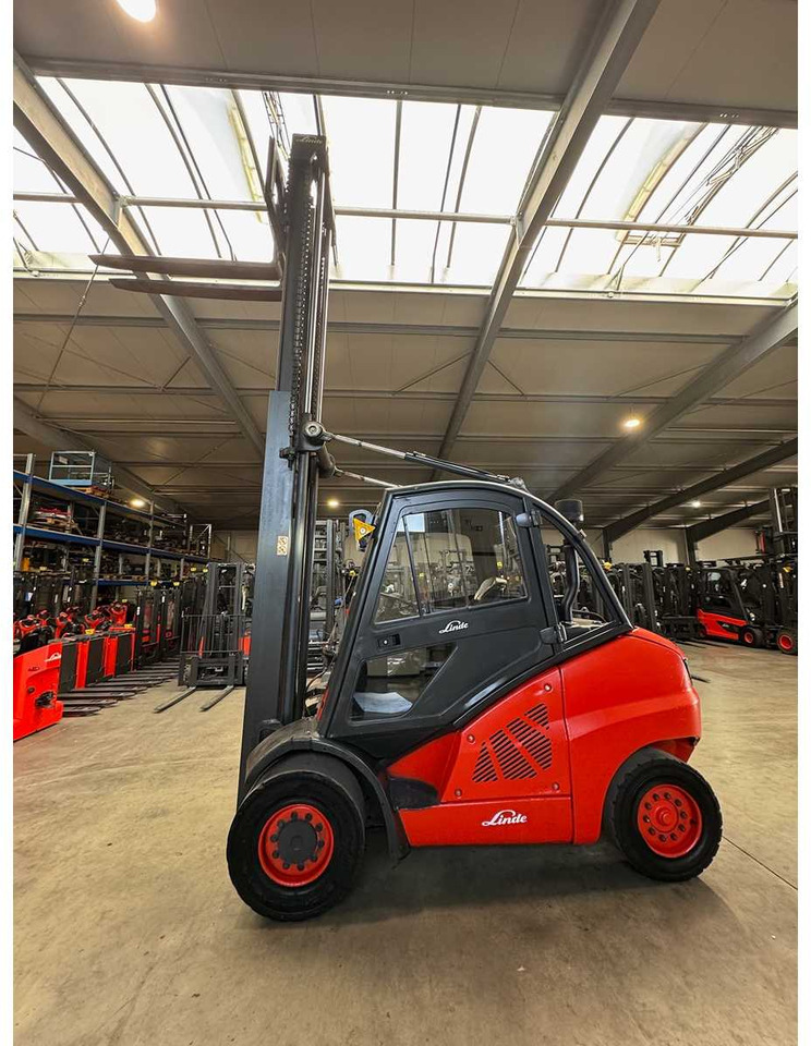 2011 LINDE H50D 5,000KG 3RD VALVE CAB DIESEL FORKLIFT VW ENGINE FORKLIFT - Vysokozdvižný vozík: obrázek 3 2011 LINDE H50D 5,000KG 3RD VALVE CAB DIESEL FORKLIFT VW ENGINE FORKLIFT - Vysokozdvižný vozík: obrázek 3