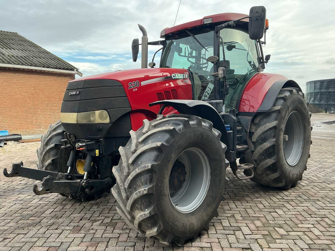 2013 CASE IH CVX 230 FOUR WHEEL DRIVE AGRICULTURAL TRACTROR - Traktor: obrázek 1 2013 CASE IH CVX 230 FOUR WHEEL DRIVE AGRICULTURAL TRACTROR - Traktor: obrázek 1