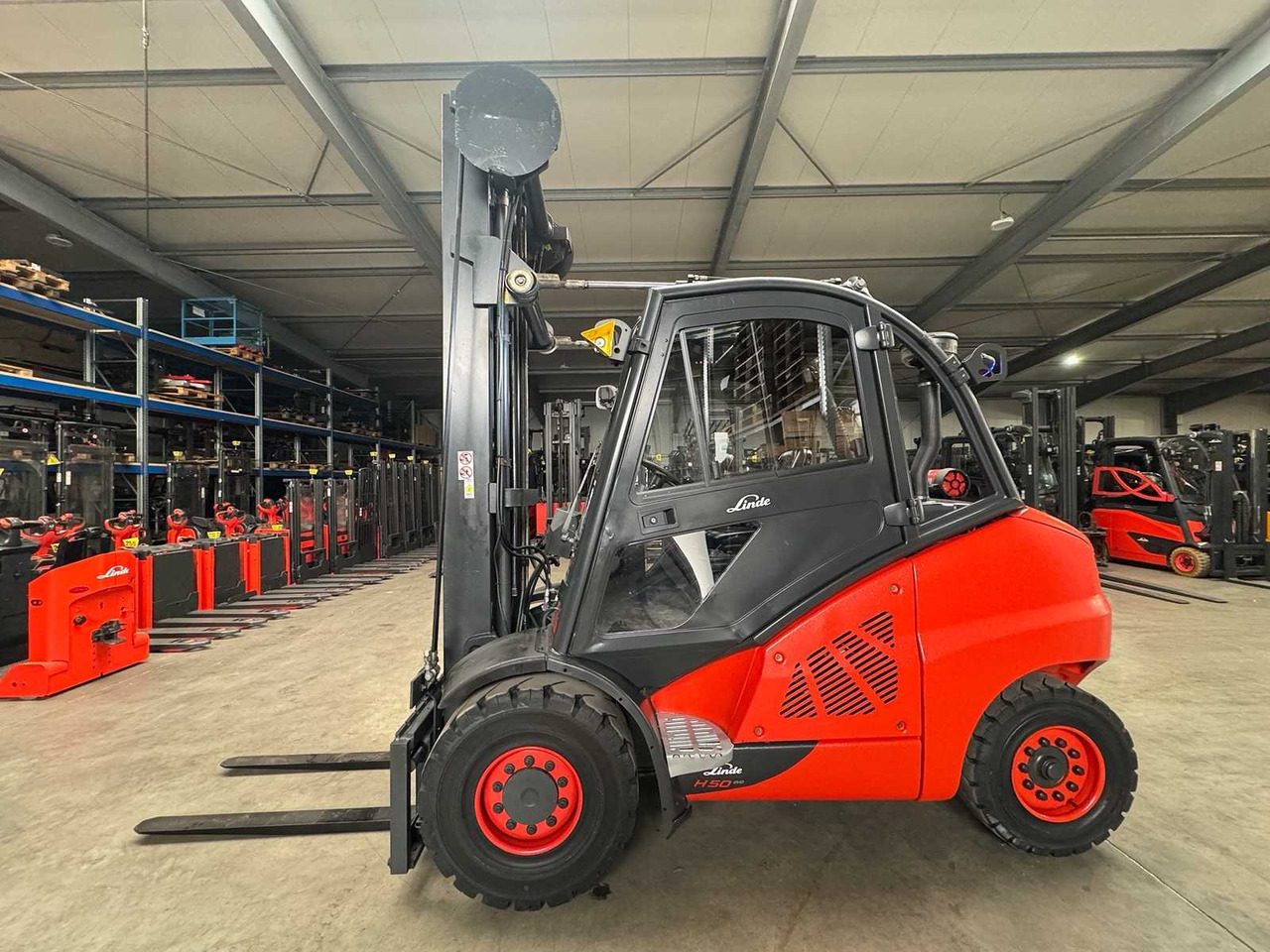 2015 LINDE H50D 5,000KG TRIPLEX 666CM 3+4TH VALVE DIESEL FORKLIFT FORKLIFT 15,862 HOURS. - Vysokozdvižný vozík: obrázek 2 2015 LINDE H50D 5,000KG TRIPLEX 666CM 3+4TH VALVE DIESEL FORKLIFT FORKLIFT 15,862 HOURS. - Vysokozdvižný vozík: obrázek 2