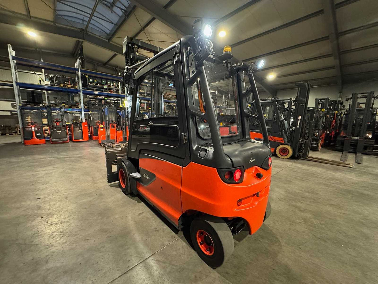 2015 SERVICE + UVV 12/2026 LINDE E50HL 5.000KG 3.+4. VALVE 216CM FORK ADJUSTER ELECTRIC FORKLIFT 12.028 HOURS - Vysokozdvižný vozík: obrázek 5 2015 SERVICE + UVV 12/2026 LINDE E50HL 5.000KG 3.+4. VALVE 216CM FORK ADJUSTER ELECTRIC FORKLIFT 12.028 HOURS - Vysokozdvižný vozík: obrázek 5