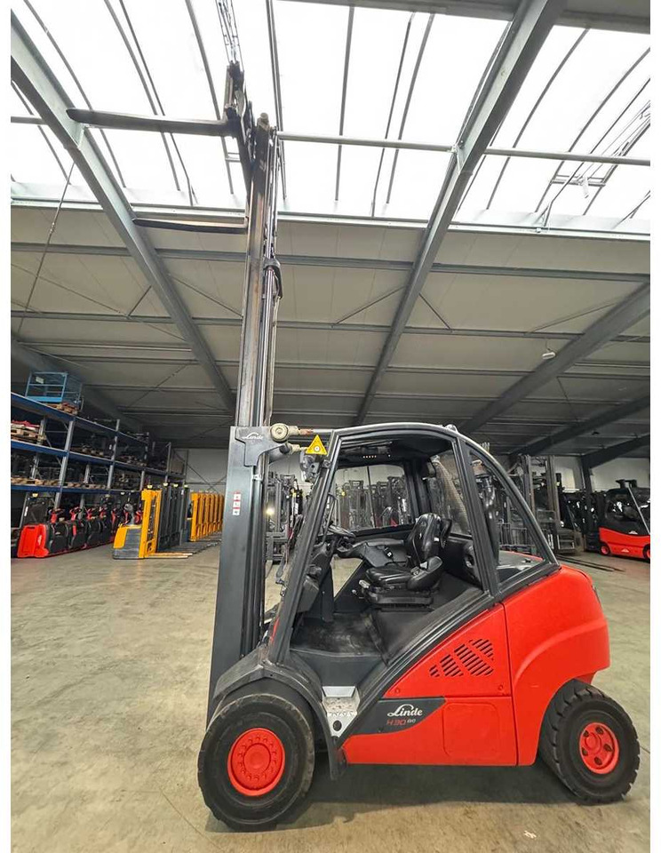 2016 SERVICE + UVV 10/2026 LINDE H30D 3RD+4TH VALVE FORK ADJUSTER TRIPLEX 465CM DIESEL FORKLIFT - Vysokozdvižný vozík: obrázek 4 2016 SERVICE + UVV 10/2026 LINDE H30D 3RD+4TH VALVE FORK ADJUSTER TRIPLEX 465CM DIESEL FORKLIFT - Vysokozdvižný vozík: obrázek 4