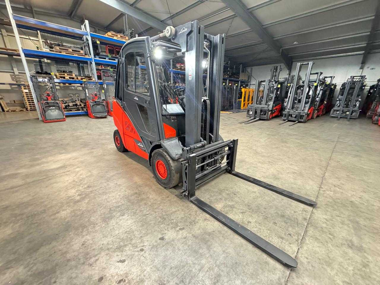 2016 SERVICE + UVV 10/2026 LINDE H30D 3RD+4TH VALVE FORK ADJUSTER TRIPLEX 465CM DIESEL FORKLIFT - Vysokozdvižný vozík: obrázek 5 2016 SERVICE + UVV 10/2026 LINDE H30D 3RD+4TH VALVE FORK ADJUSTER TRIPLEX 465CM DIESEL FORKLIFT - Vysokozdvižný vozík: obrázek 5