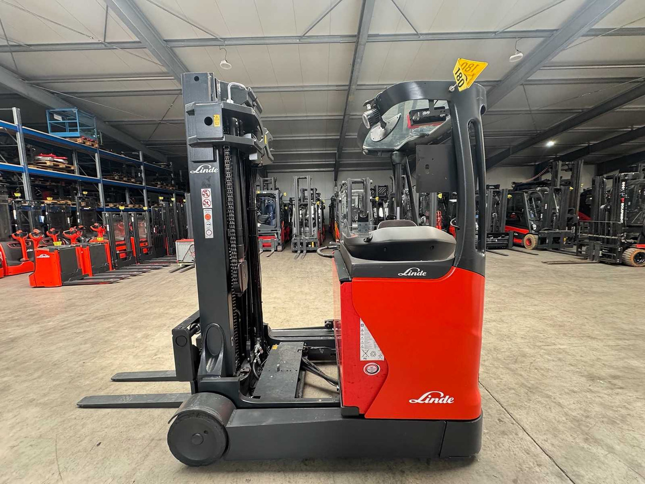 2018 LINDE R20 2,000KG TRIPLEX 505CM RAVAS SCALE ELECTRIC FORKLIFT REACH TRUCK - Vysokozdvižný vozík: obrázek 4 2018 LINDE R20 2,000KG TRIPLEX 505CM RAVAS SCALE ELECTRIC FORKLIFT REACH TRUCK - Vysokozdvižný vozík: obrázek 4