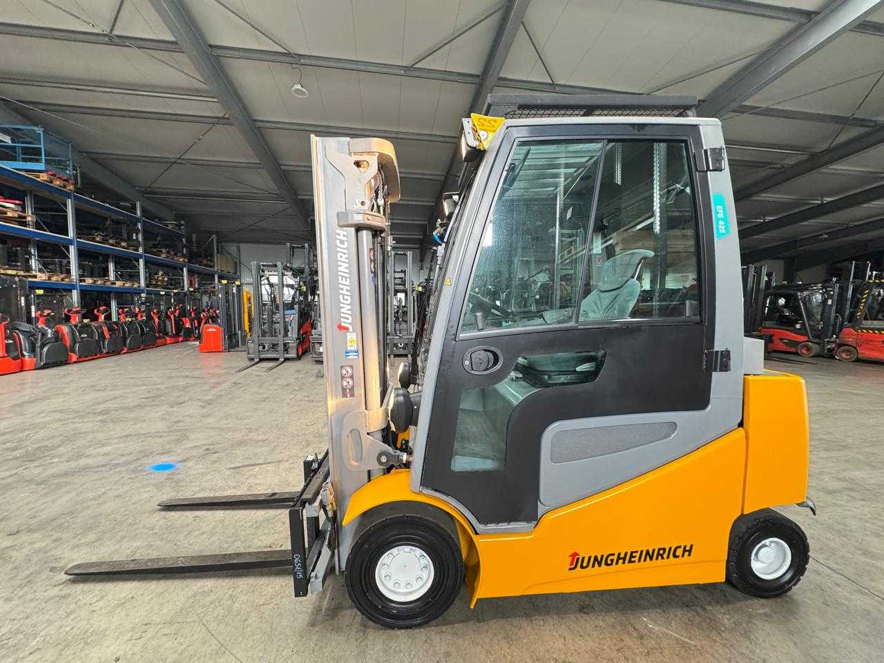 2019 SERVICE + UVV 09/2026 JUNGHEINRICH EFG425 EVO 2,500KG TRIPLEX ELECTRIC FORKLIFT 3RD + 4TH VALVE 7,821 HOURS - Vysokozdvižný vozík: obrázek 1 2019 SERVICE + UVV 09/2026 JUNGHEINRICH EFG425 EVO 2,500KG TRIPLEX ELECTRIC FORKLIFT 3RD + 4TH VALVE 7,821 HOURS - Vysokozdvižný vozík: obrázek 1