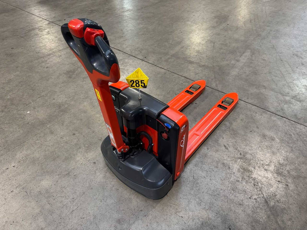 2022 LINDE MT15 1,500KG 48 VOLT PALLET TRUCK LI-ION LITHIUM ANT 275 HOURS - Vysokozdvižný vozík: obrázek 3 2022 LINDE MT15 1,500KG 48 VOLT PALLET TRUCK LI-ION LITHIUM ANT 275 HOURS - Vysokozdvižný vozík: obrázek 3