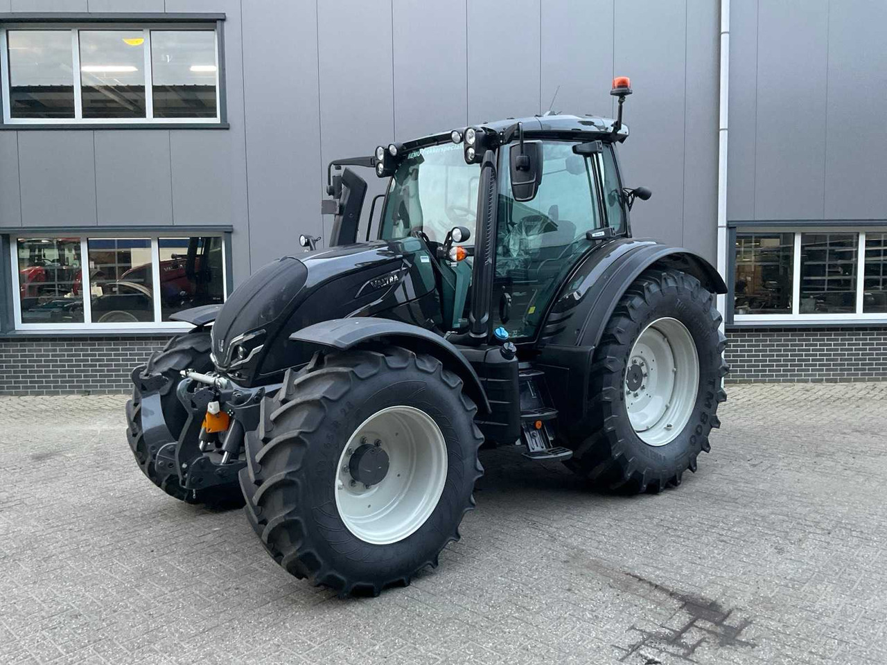 2022 VALTRA N155 ECOPOWER DIRECT SMARTTOUCH ALL-WHEEL DRIVE FARM TRACTOR - Traktor: obrázek 1 2022 VALTRA N155 ECOPOWER DIRECT SMARTTOUCH ALL-WHEEL DRIVE FARM TRACTOR - Traktor: obrázek 1