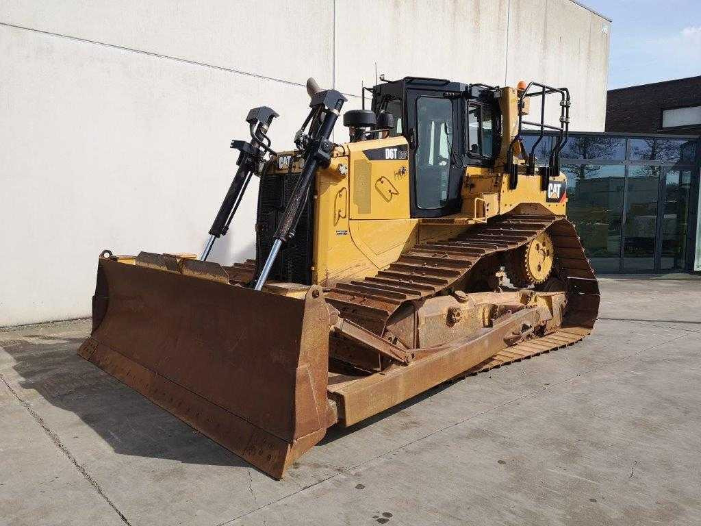 CATERPILLAR D6T LGP - Buldozer: obrázek 2 CATERPILLAR D6T LGP - Buldozer: obrázek 2
