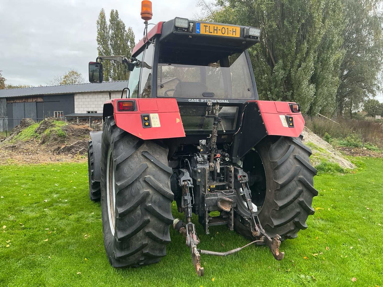 Case International 5130A - Traktor: obrázek 4 Case International 5130A - Traktor: obrázek 4