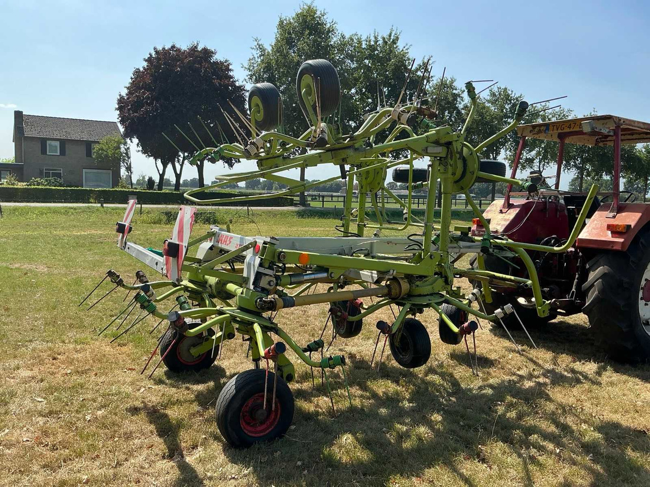 Claas 1050T - Stroj na sklizeň pícnin: obrázek 4 Claas 1050T - Stroj na sklizeň pícnin: obrázek 4