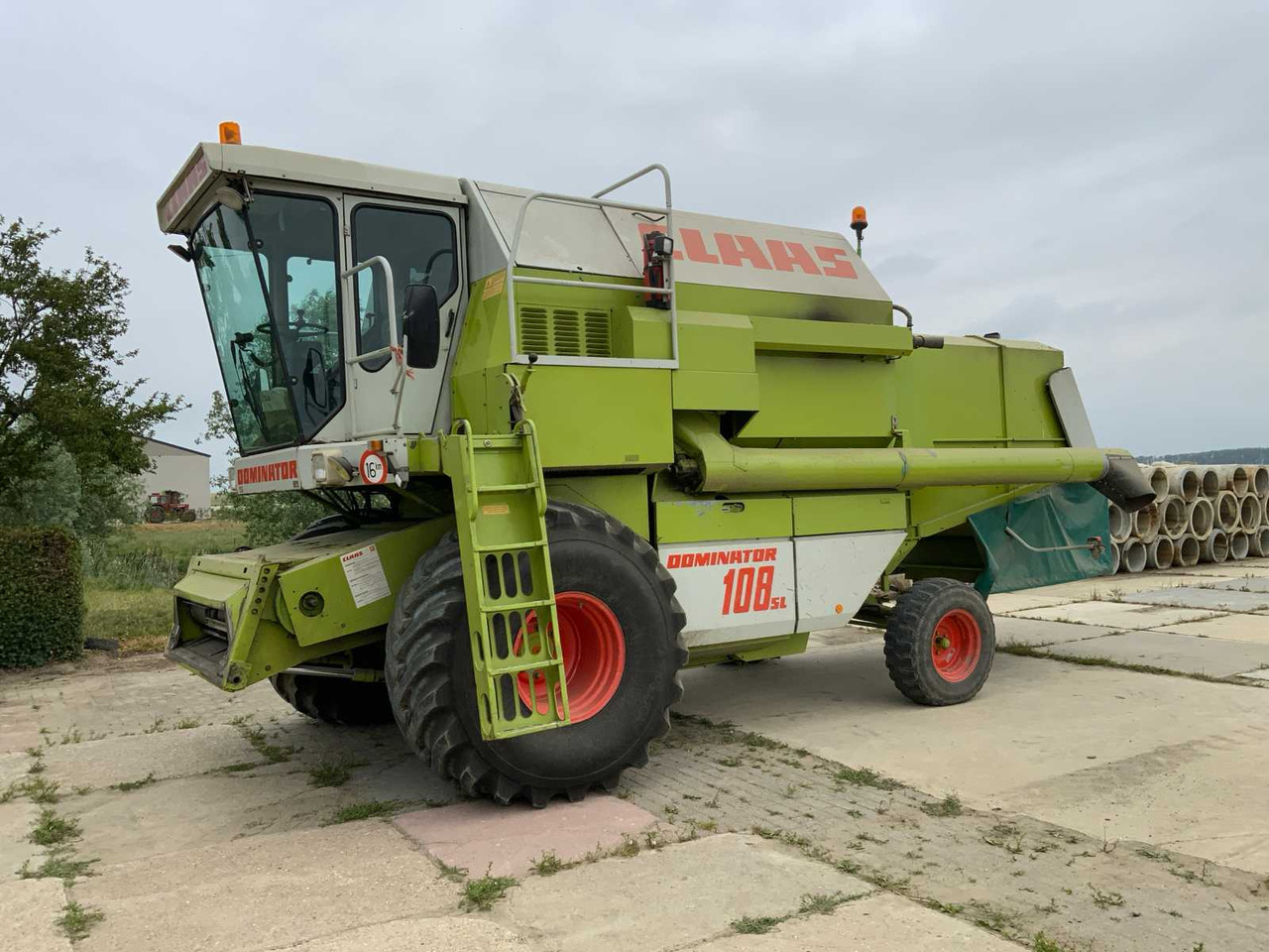 Claas Dominator 108 SL - Sklízecí mlátička: obrázek 2 Claas Dominator 108 SL - Sklízecí mlátička: obrázek 2