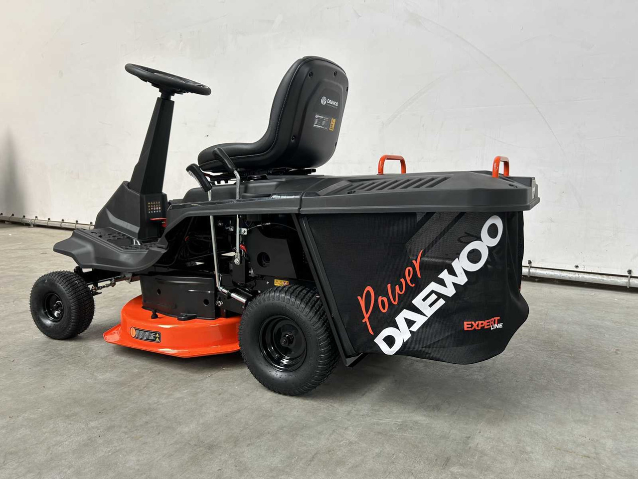 Daewoo DAXRM224 - Sekačka na trávu: obrázek 4 Daewoo DAXRM224 - Sekačka na trávu: obrázek 4