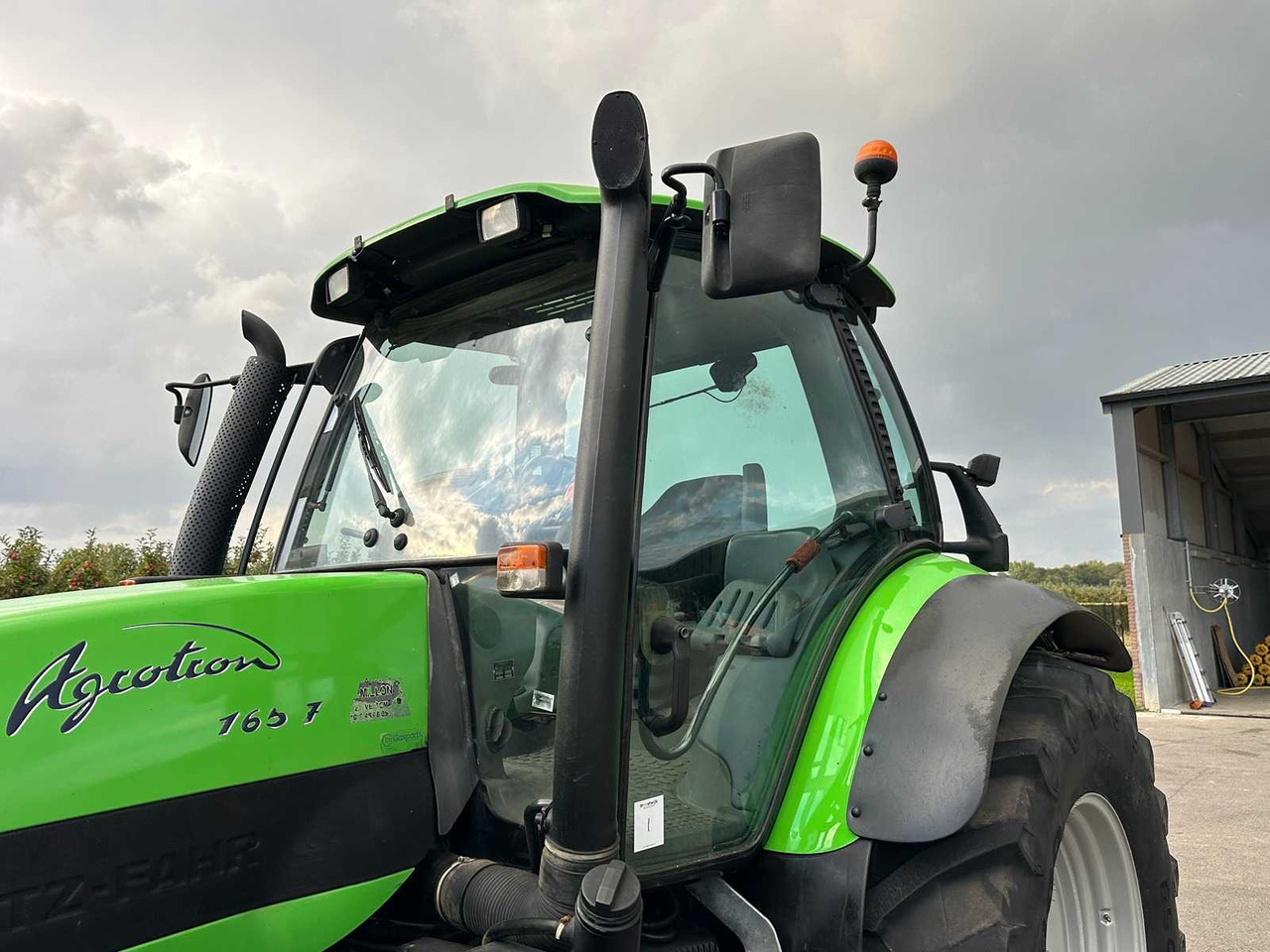 Traktor Deutz-Fahr Agrotron 165.7: obrázek 23 Traktor Deutz-Fahr Agrotron 165.7: obrázek 23