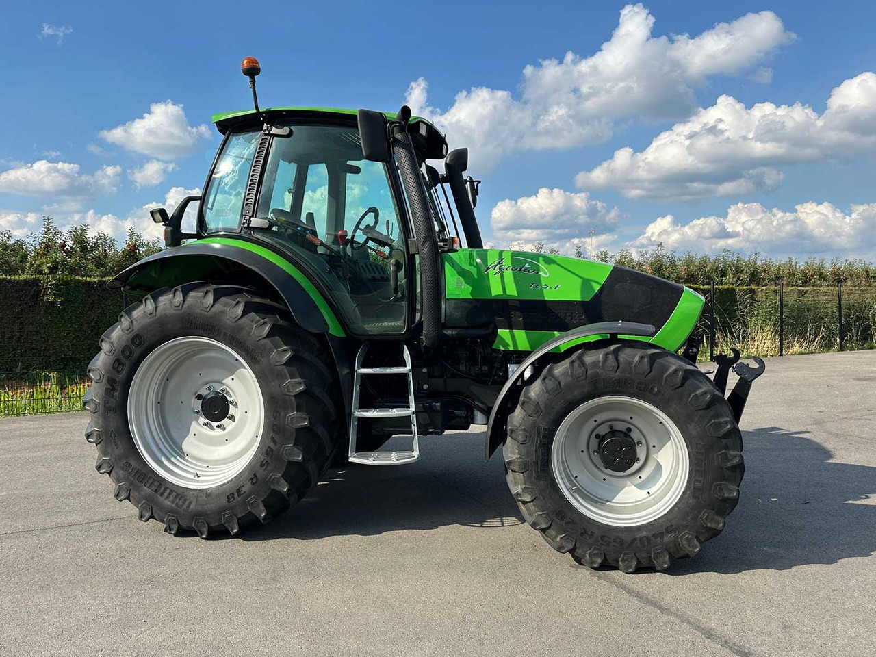 Traktor Deutz-Fahr Agrotron 165.7: obrázek 6 Traktor Deutz-Fahr Agrotron 165.7: obrázek 6