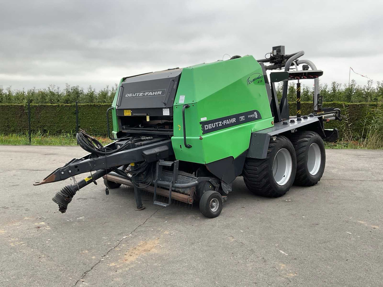 Deutz-Fahr Fixmaster 235 - Lis na válcové balíky, Ovíječka: obrázek 2 Deutz-Fahr Fixmaster 235 - Lis na válcové balíky, Ovíječka: obrázek 2