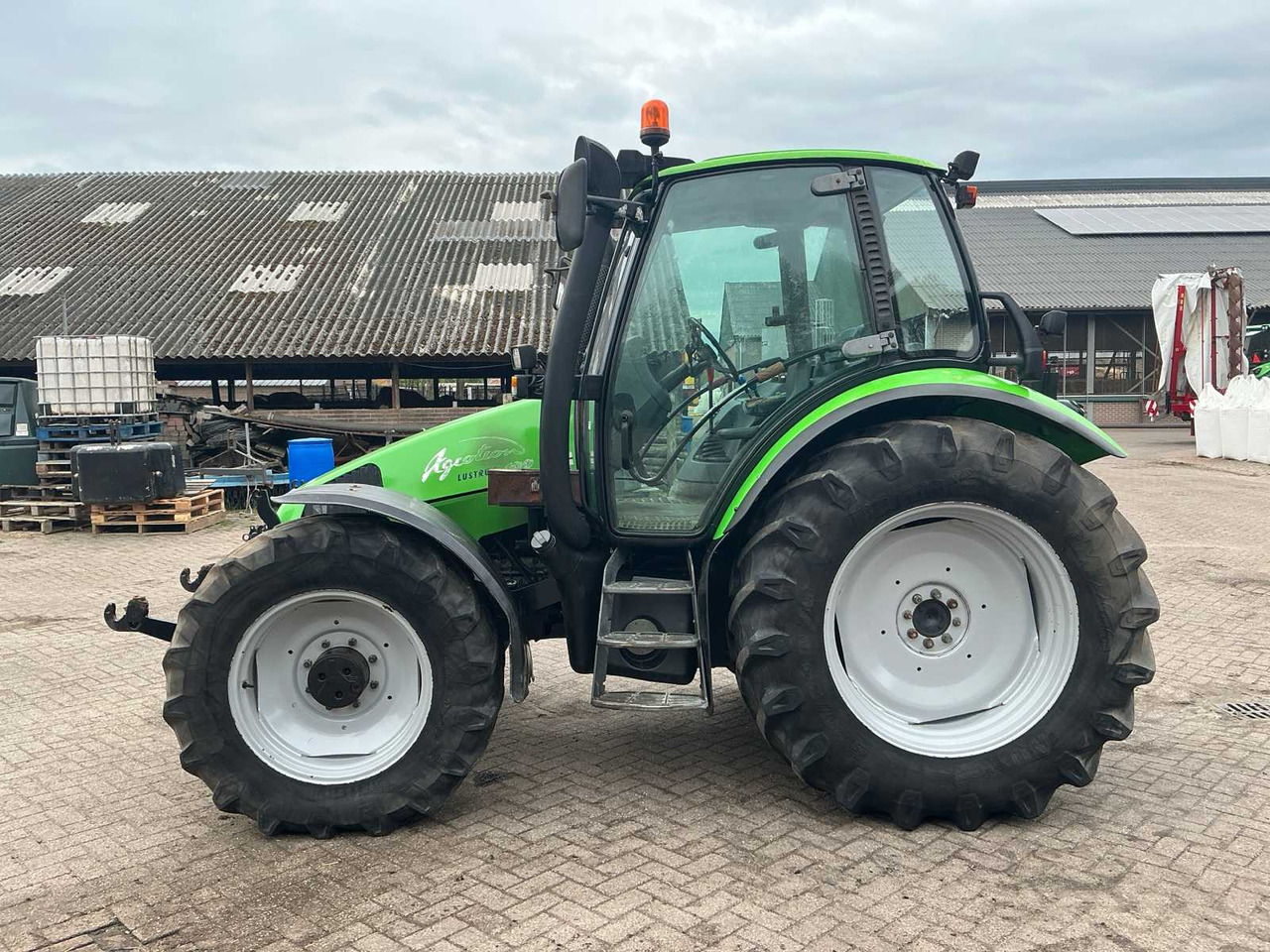 Deutz-fahr Agrotron 100 - Traktor: obrázek 2 Deutz-fahr Agrotron 100 - Traktor: obrázek 2