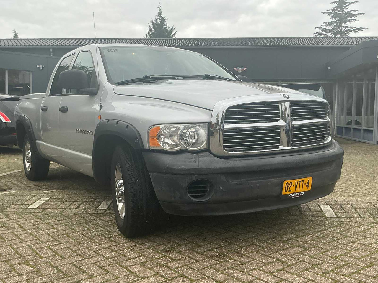 2004 DODGE RAM 2500 V8 5.7 02-VTT-4 - Dodávka: obrázek 2 2004 DODGE RAM 2500 V8 5.7 02-VTT-4 - Dodávka: obrázek 2