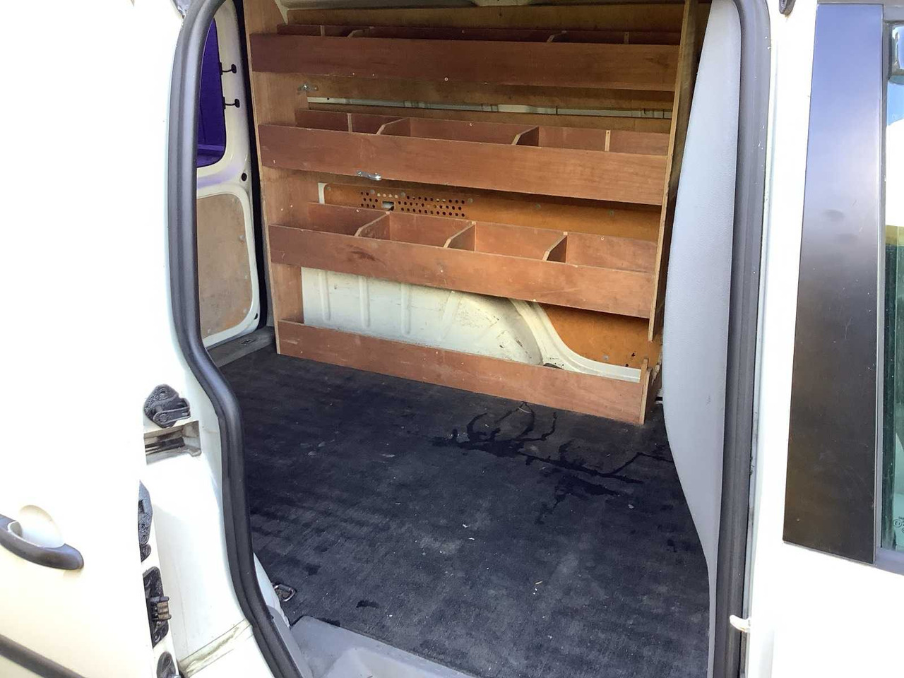 2004 - VOLKSWAGEN - CADDY - 2.0 SDI - COMMERCIAL VEHICLE - Dodávka: obrázek 5 2004 - VOLKSWAGEN - CADDY - 2.0 SDI - COMMERCIAL VEHICLE - Dodávka: obrázek 5