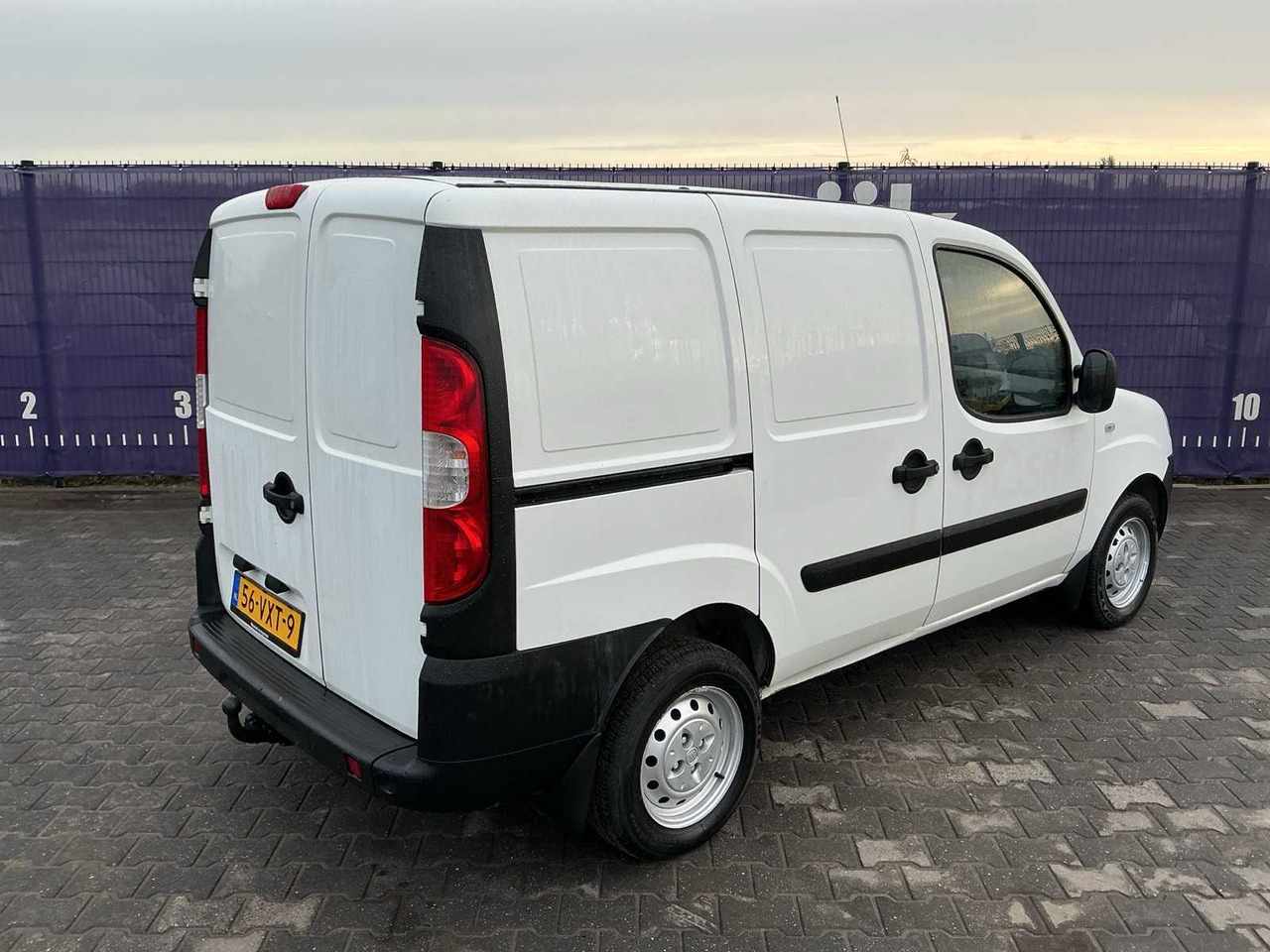 2008 - FIAT - DOBLÒ - 1.6 CNG COMFORT - COMMERCIAL VEHICLE - Dodávka: obrázek 4 2008 - FIAT - DOBLÒ - 1.6 CNG COMFORT - COMMERCIAL VEHICLE - Dodávka: obrázek 4