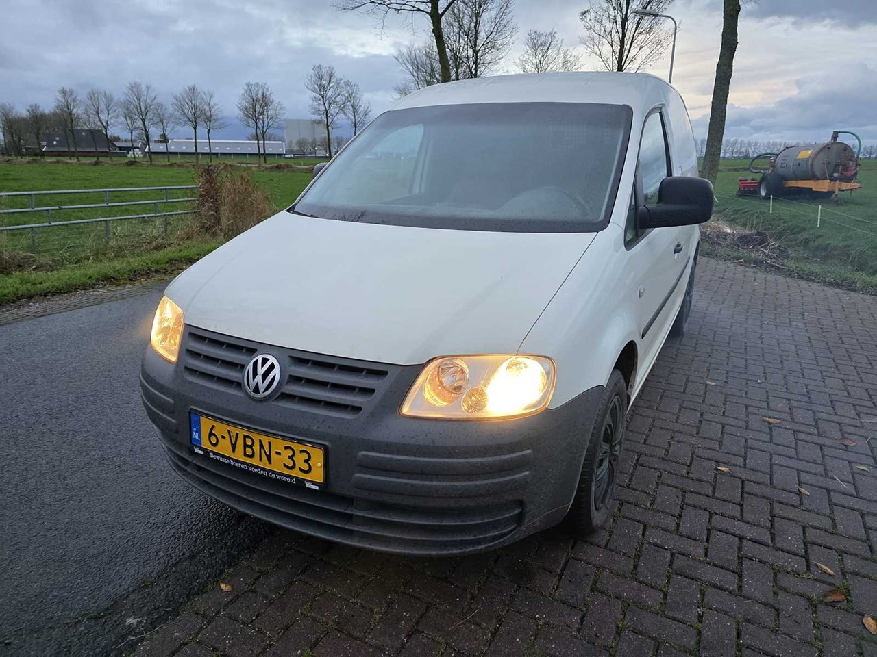 2009 VOLKSWAGEN CADDY 2.0 SDI COMMERCIAL VEHICLE - Dodávka: obrázek 2 2009 VOLKSWAGEN CADDY 2.0 SDI COMMERCIAL VEHICLE - Dodávka: obrázek 2
