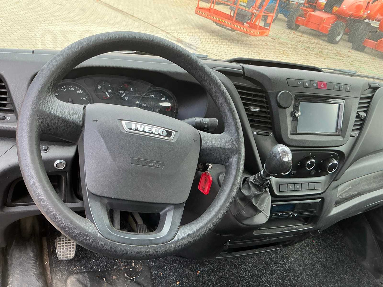 Dodávka 2019 IVECO DAILY 35-140 FLATBED TRUCK: obrázek 19