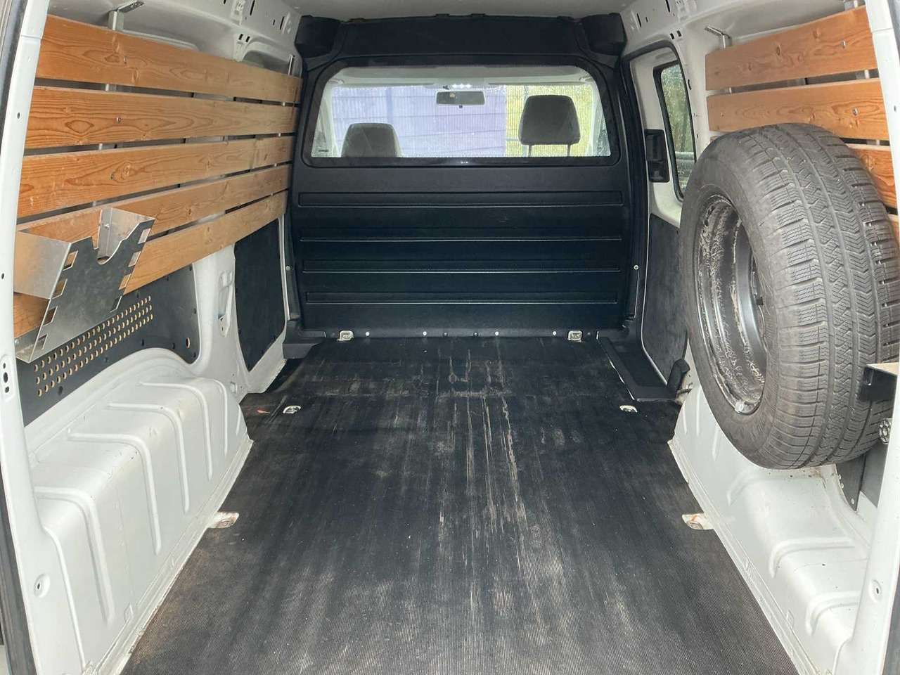 2019 - VOLKSWAGEN - CADDY - 1.4 TGI L2H1 ECOFUEL - CNG/NATURAL GAS/PETROL - COMMERCIAL VEHICLE - Dodávka: obrázek 5 2019 - VOLKSWAGEN - CADDY - 1.4 TGI L2H1 ECOFUEL - CNG/NATURAL GAS/PETROL - COMMERCIAL VEHICLE - Dodávka: obrázek 5