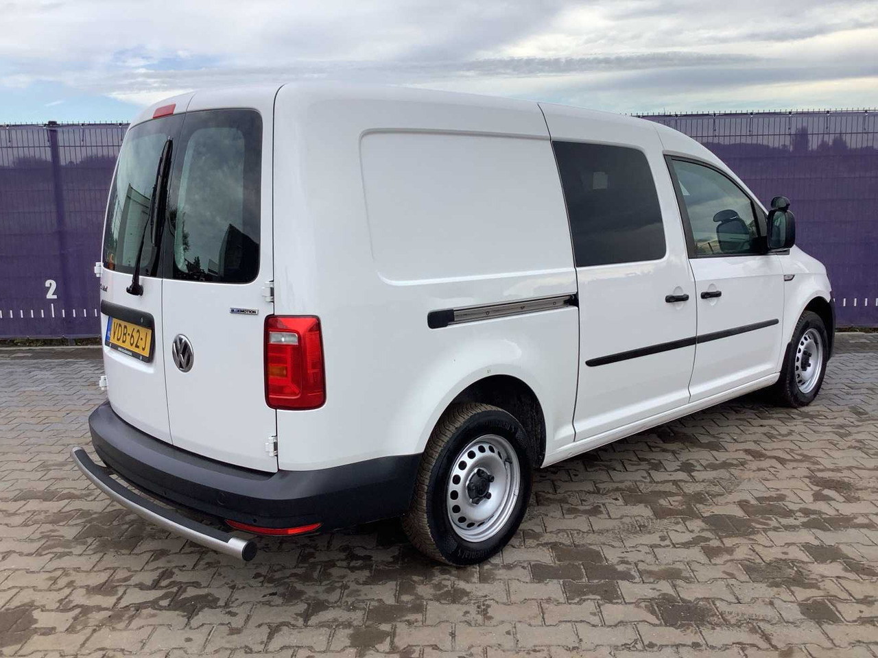2019 - VOLKSWAGEN - CADDY - 1.4 TGI MAXI L2H1 ECOFUEL - CNG/NATURAL GAS - COMMERCIAL VEHICLE - Dodávka: obrázek 3 2019 - VOLKSWAGEN - CADDY - 1.4 TGI MAXI L2H1 ECOFUEL - CNG/NATURAL GAS - COMMERCIAL VEHICLE - Dodávka: obrázek 3