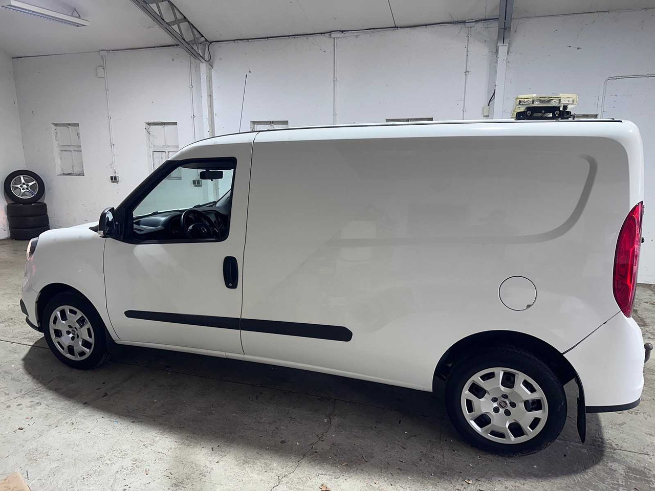 FIAT - DOBLÒ CARGO - 1.4 T-JET CNG L2H1SX - V-883-ZZ - Dodávka: obrázek 2 FIAT - DOBLÒ CARGO - 1.4 T-JET CNG L2H1SX - V-883-ZZ - Dodávka: obrázek 2