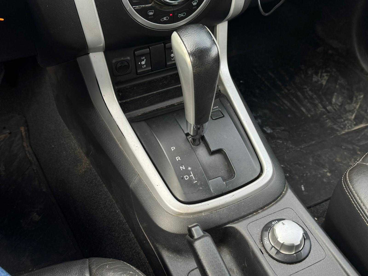 ISUZU D-MAX 2.5 DOUBLE CAB LSX 5-PERSON - 2016 | VX-388-L - Dodávka: obrázek 5 ISUZU D-MAX 2.5 DOUBLE CAB LSX 5-PERSON - 2016 | VX-388-L - Dodávka: obrázek 5