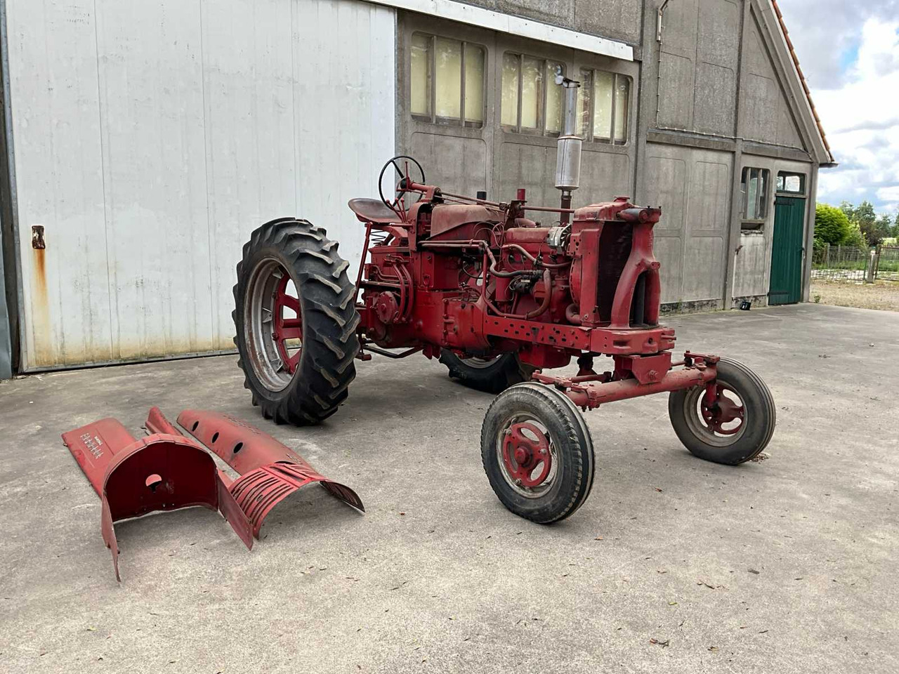 Farmall 400 “Benzine” - Traktor: obrázek 2 Farmall 400 “Benzine” - Traktor: obrázek 2