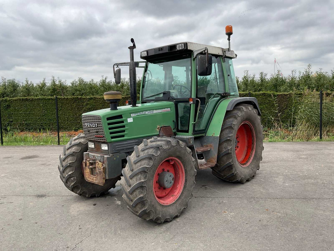 Fendt Farmer 309 - Traktor: obrázek 2 Fendt Farmer 309 - Traktor: obrázek 2