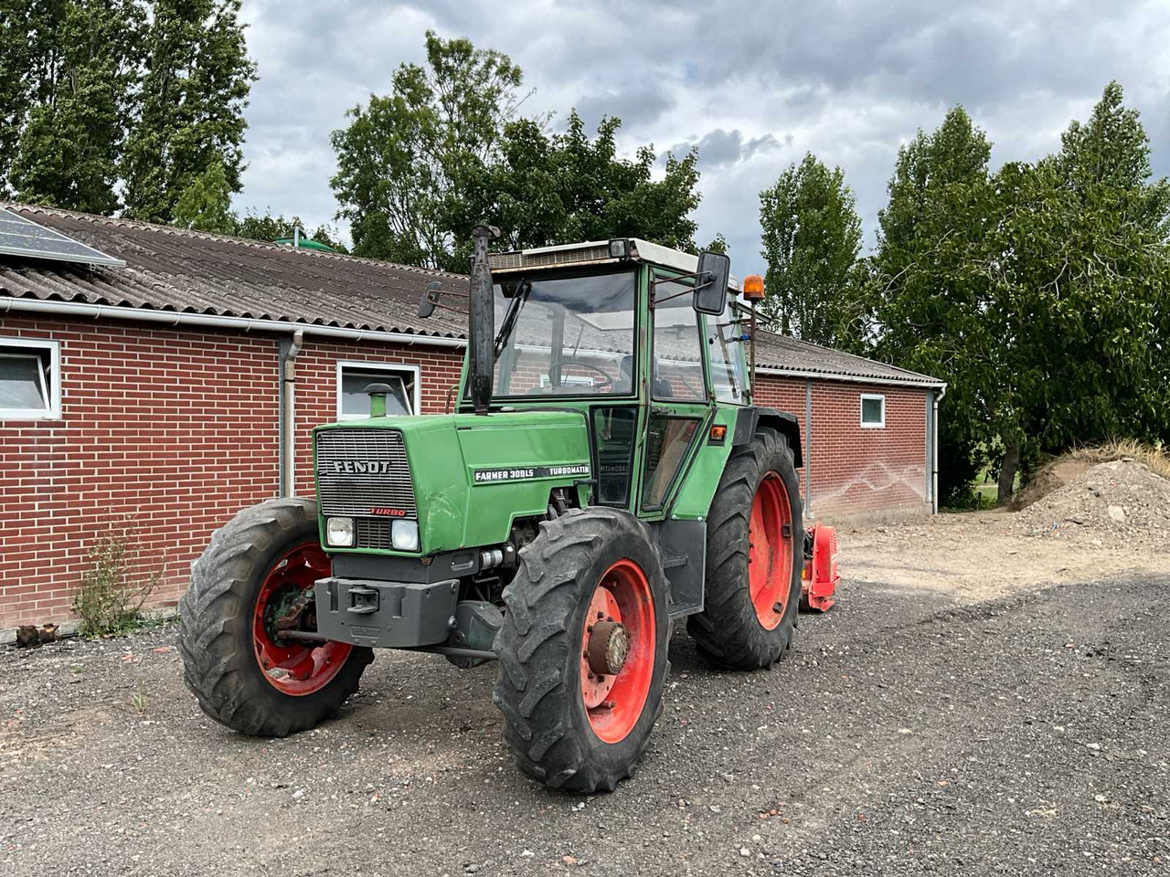 Fendt Farmer 309LS - Traktor: obrázek 2 Fendt Farmer 309LS - Traktor: obrázek 2