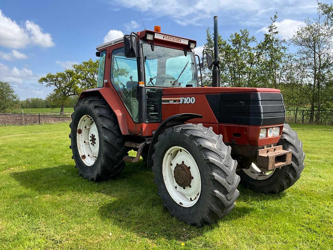 Fiat F100 DT - Traktor: obrázek 4 Fiat F100 DT - Traktor: obrázek 4