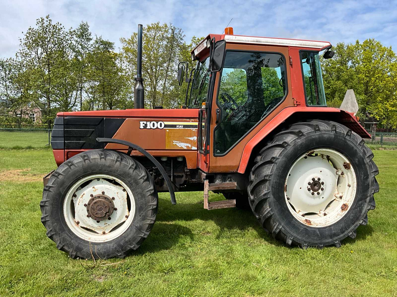 Fiat F100 DT - Traktor: obrázek 5 Fiat F100 DT - Traktor: obrázek 5