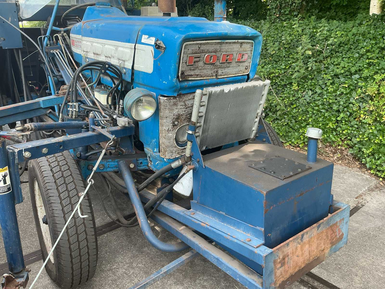 Stroj na sklizeň pícnin Ford 3000: obrázek 14
