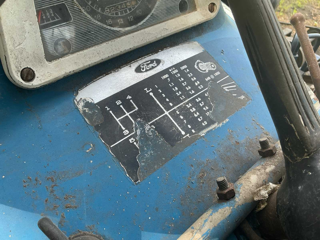 Stroj na sklizeň pícnin Ford 3000: obrázek 30