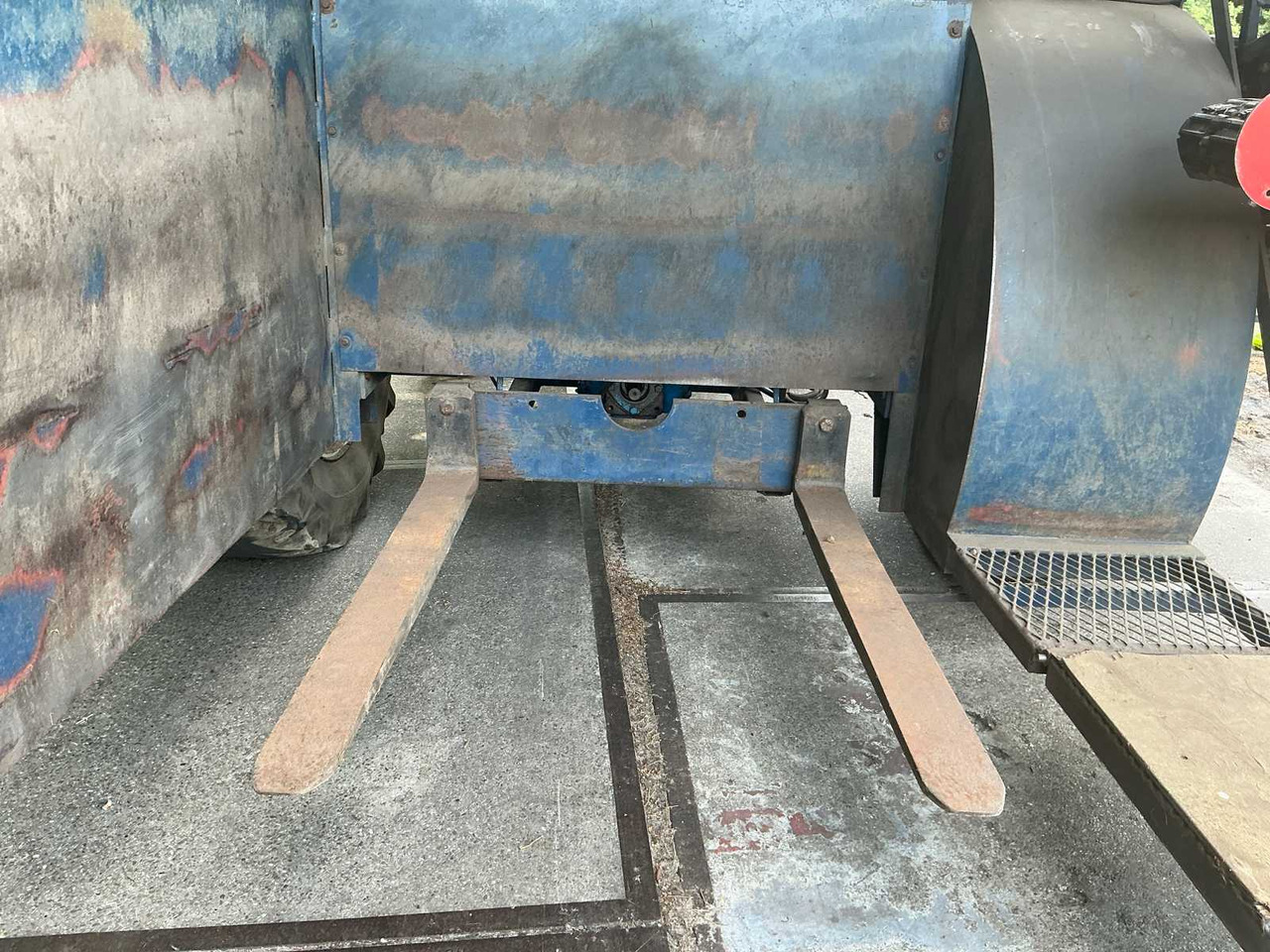 Stroj na sklizeň pícnin Ford 3000: obrázek 34