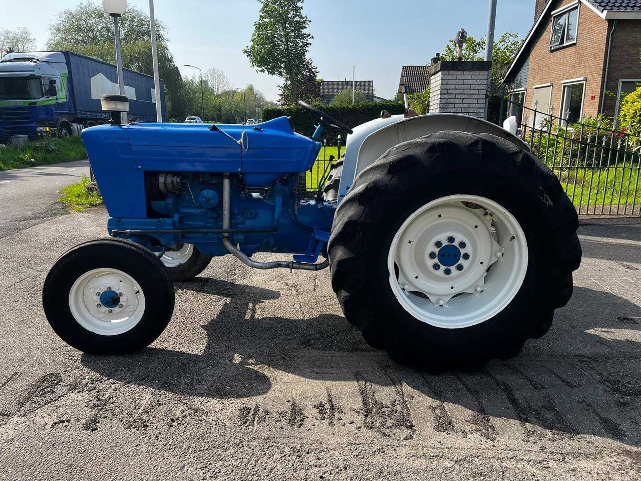 Ford 4500 - Traktor: obrázek 2 Ford 4500 - Traktor: obrázek 2