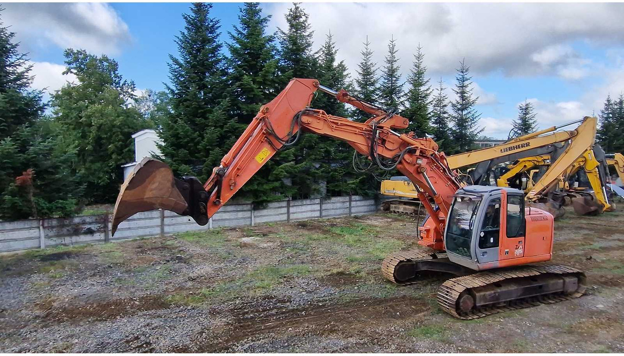 HITACHI ZX225USLC - Pásové rýpadlo: obrázek 3 HITACHI ZX225USLC - Pásové rýpadlo: obrázek 3