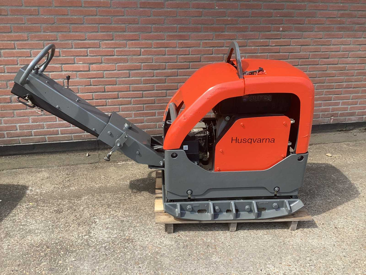 HUSQVARNA LG504 - Vibrační deska: obrázek 3 HUSQVARNA LG504 - Vibrační deska: obrázek 3