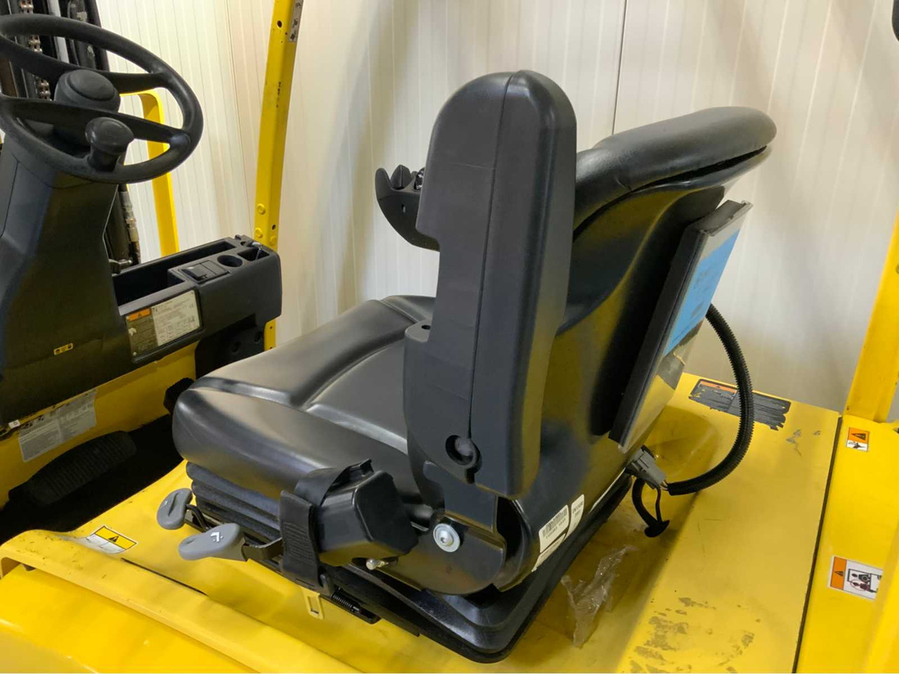 Vysokozdvižný vozík HYSTER - 2018 - J1.8XN - FORKLIFT, TRIPLEX, BLUESPOT, LED LIGHTING: obrázek 12 Vysokozdvižný vozík HYSTER - 2018 - J1.8XN - FORKLIFT, TRIPLEX, BLUESPOT, LED LIGHTING: obrázek 12